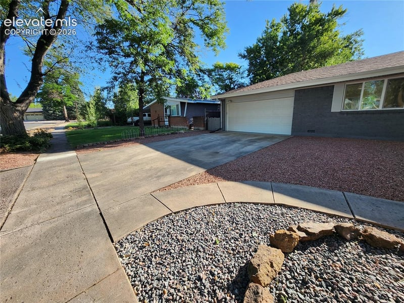 1935 Berkshire Ln, Colorado Springs, CO 80909