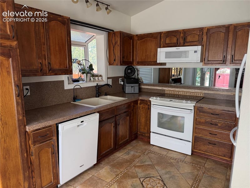 1945 Ambleside Dr, Colorado Springs, CO 80915