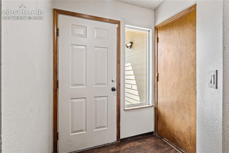 1958 Copper Creek Dr, Colorado Springs, CO 80910