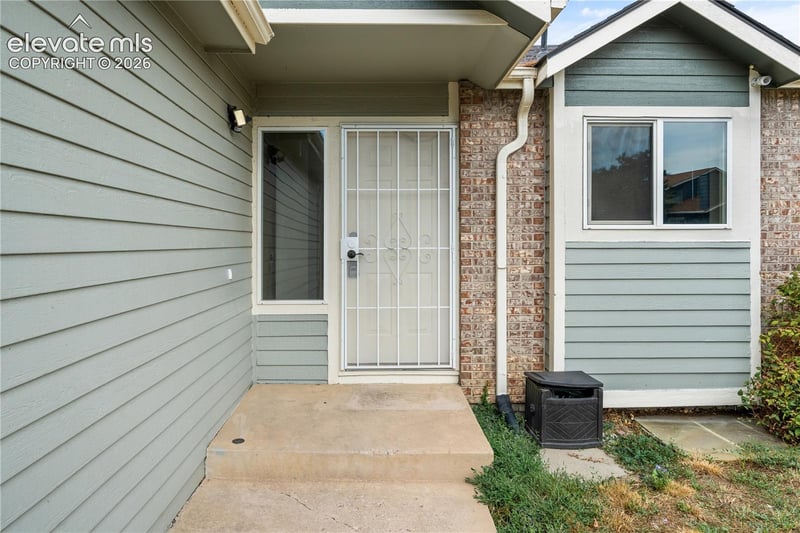 1958 Copper Creek Dr, Colorado Springs, CO 80910
