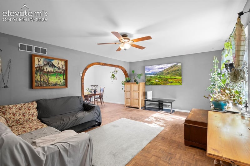 2 Bellflower Ct, Pueblo, CO 81001