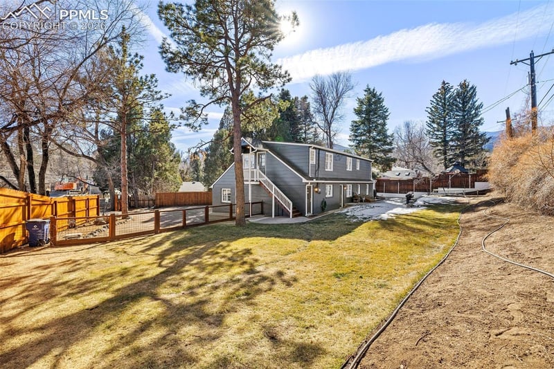2 Cresta Rd, Colorado Springs, CO 80906