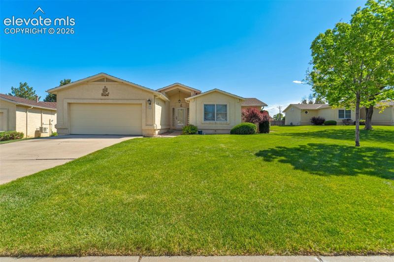 2 Cynthia Pl, Pueblo, CO 81008