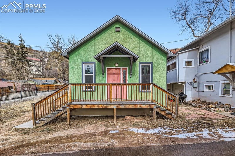 2 Narrows Rd, Manitou Springs, CO 80829