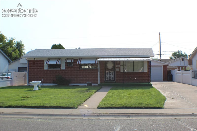 2006 Sherwood Ln, Pueblo, CO 81005