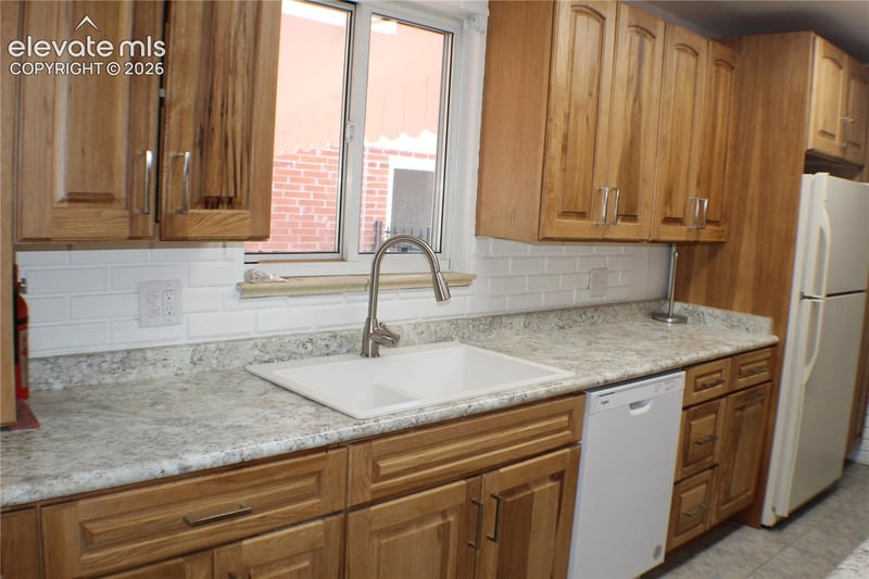 2006 Sherwood Ln, Pueblo, CO 81005