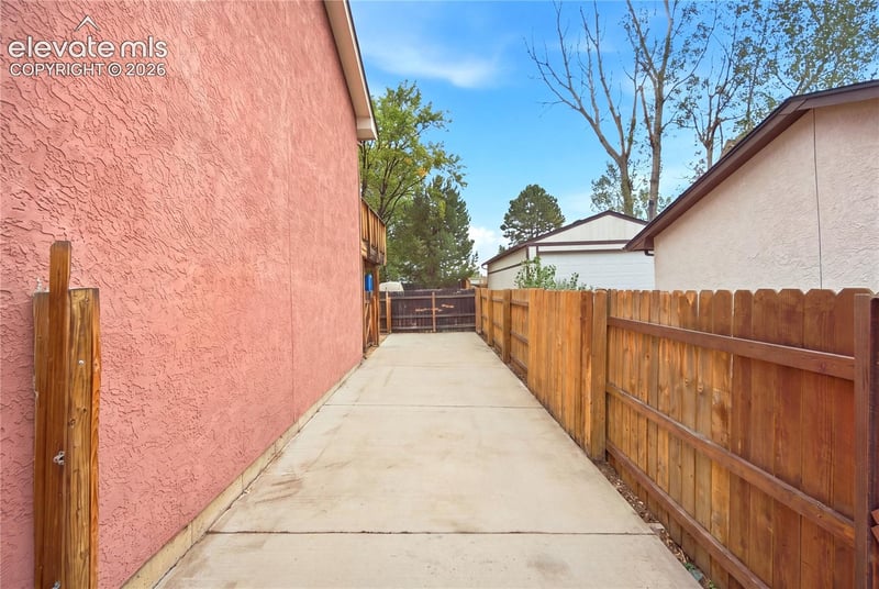 2025 Heathercrest Dr, Colorado Springs, CO 80915