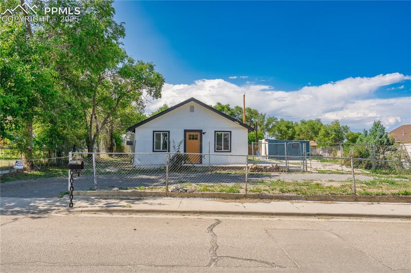 2027 E 14th St, Pueblo, CO 81001