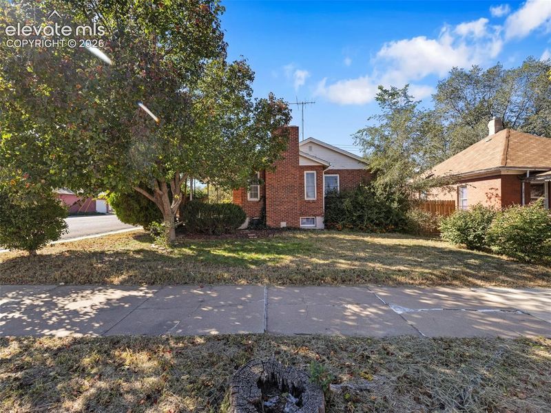 2037 Cedar St, Pueblo, CO 81004