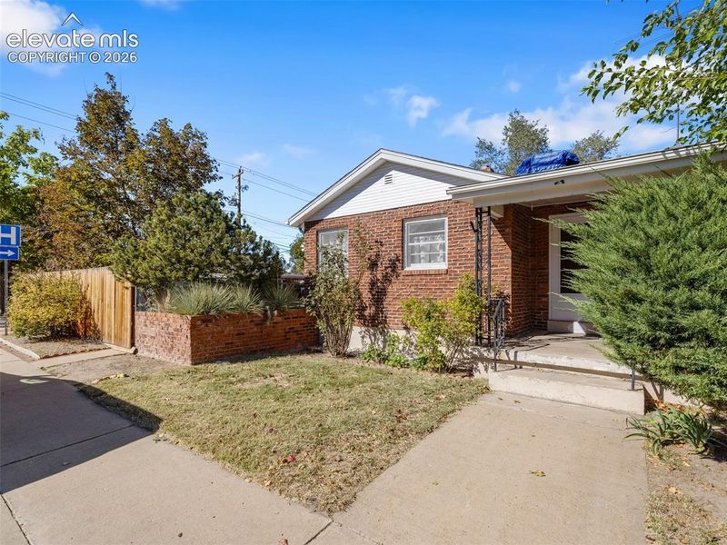 2037 Cedar St, Pueblo, CO 81004