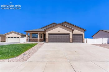 2037 Kingbird Ct, Pueblo, CO 81008