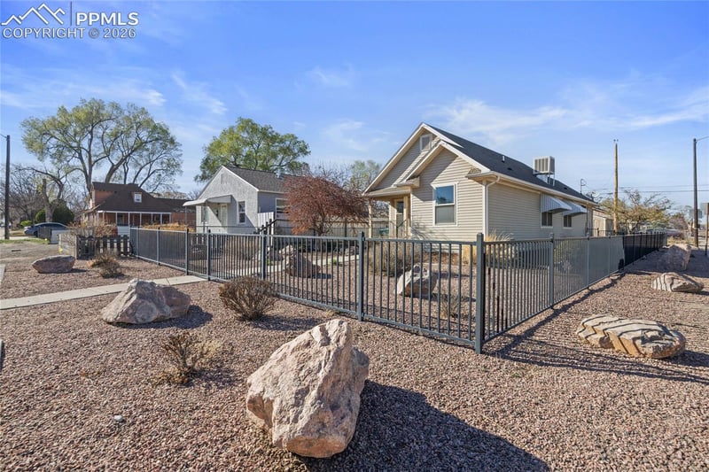 2039 E 8th St, Pueblo, CO 81001