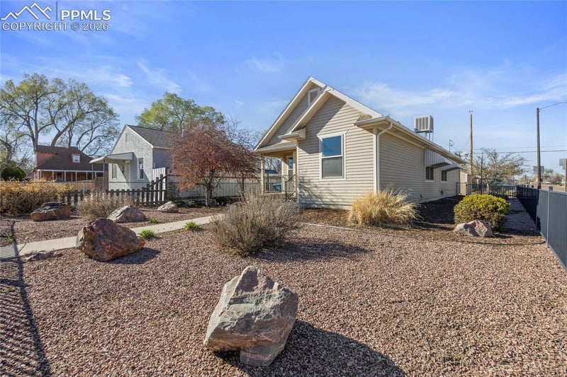 2039 E 8th St, Pueblo, CO 81001