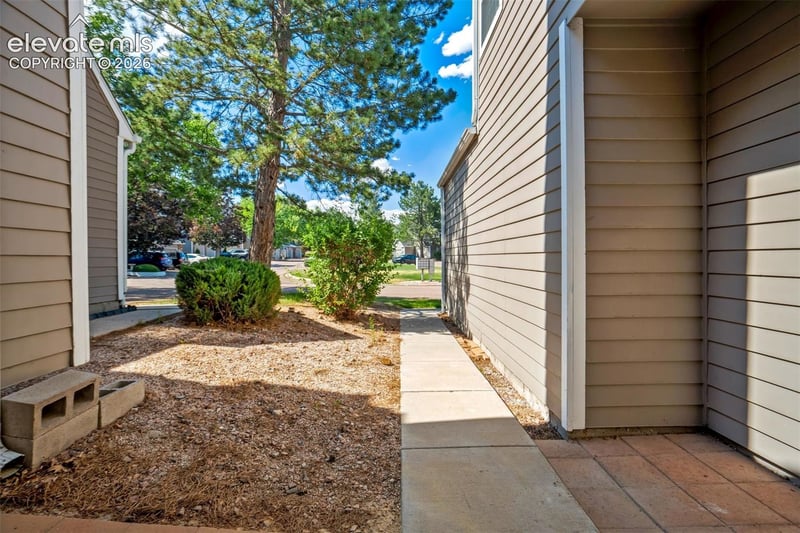 2046 Palm Dr, Colorado Springs, CO 80918