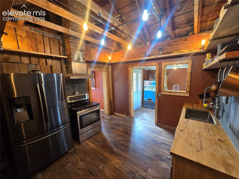 207 W Eaton Ave, Cripple Creek, CO 80813