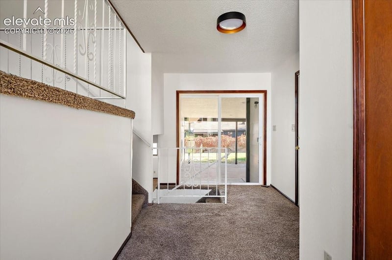 208 Starlite Dr, Pueblo, CO 81005