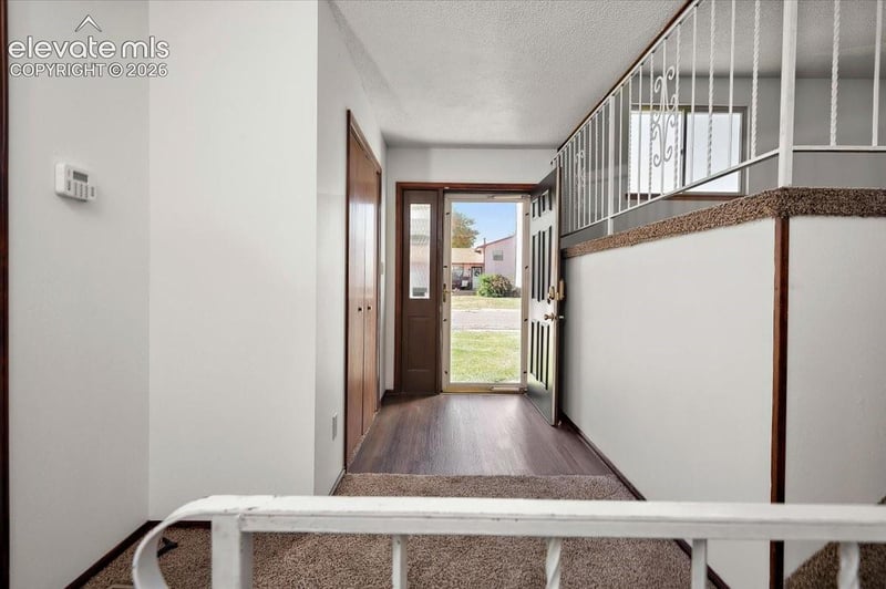 208 Starlite Dr, Pueblo, CO 81005