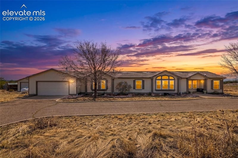 2084 Barrett Rd, Colorado Springs, CO 80926
