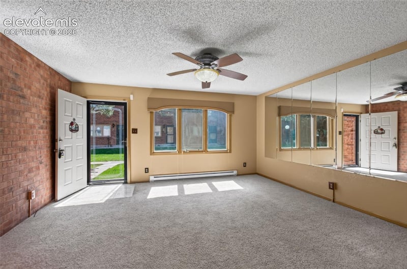 2105 Chatalet Ln #G, Pueblo, CO 81005