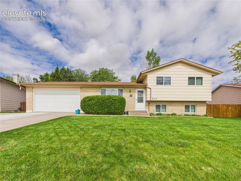 2117 Chautard Dr, Pueblo, CO 81005