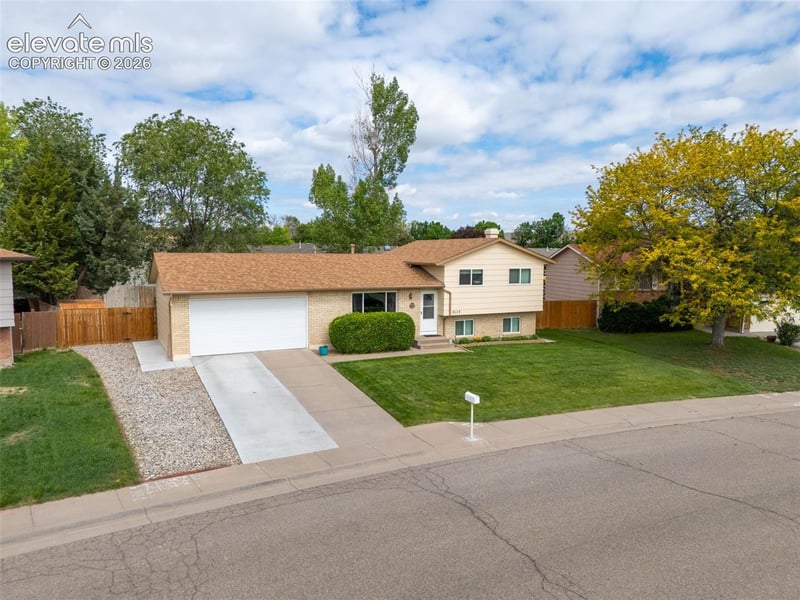 2117 Chautard Dr, Pueblo, CO 81005