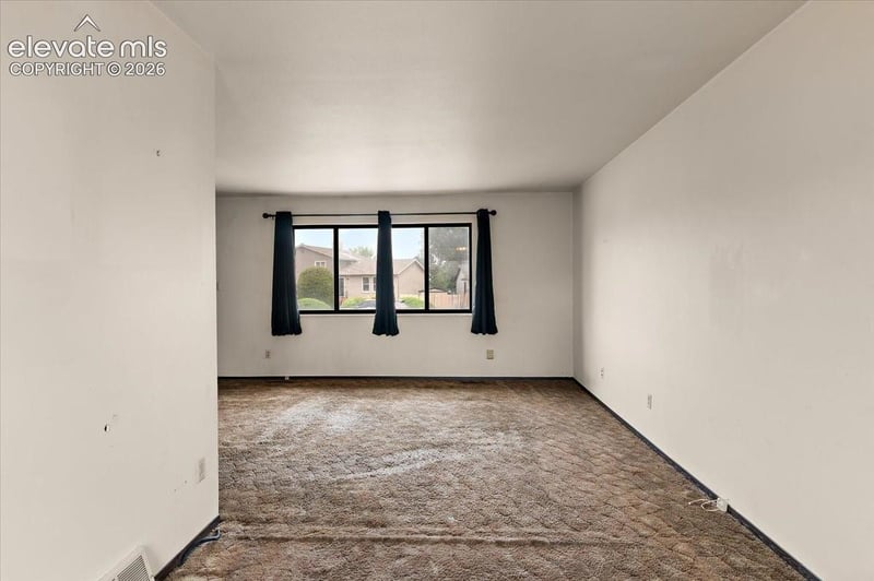 2121 Chautard Dr, Pueblo, CO 81005