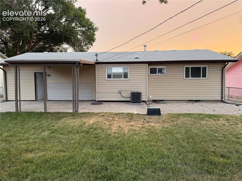 2126 Vinewood Ln, Pueblo, CO 81005