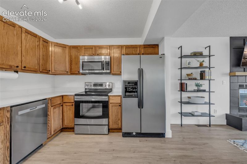 2160 Ambleside Dr, Colorado Springs, CO 80915