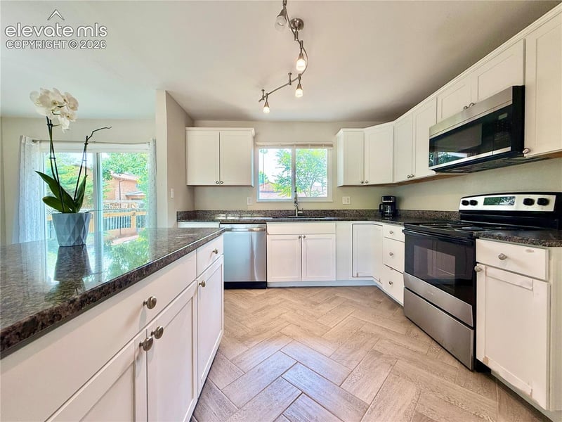 2203 Norman Ln, Pueblo, CO 81005