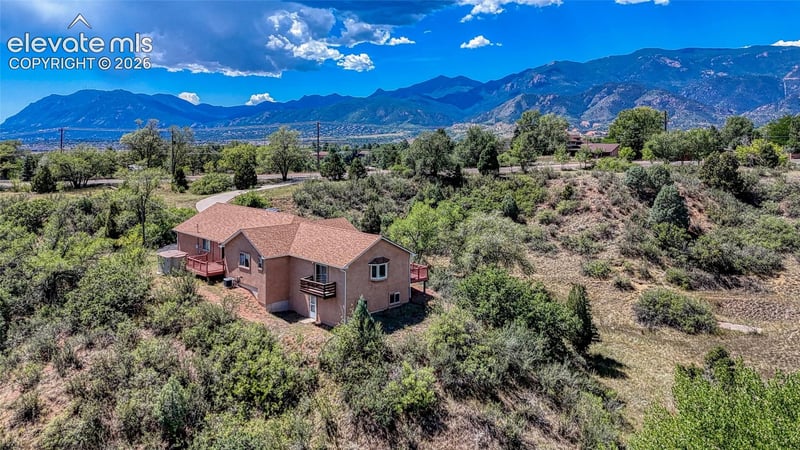 2205 Mesa Rd, Colorado Springs, CO 80904
