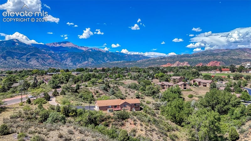 2205 Mesa Rd, Colorado Springs, CO 80904