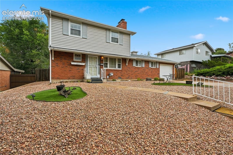 2212 Glenn Summer Rd, Colorado Springs, CO 80909