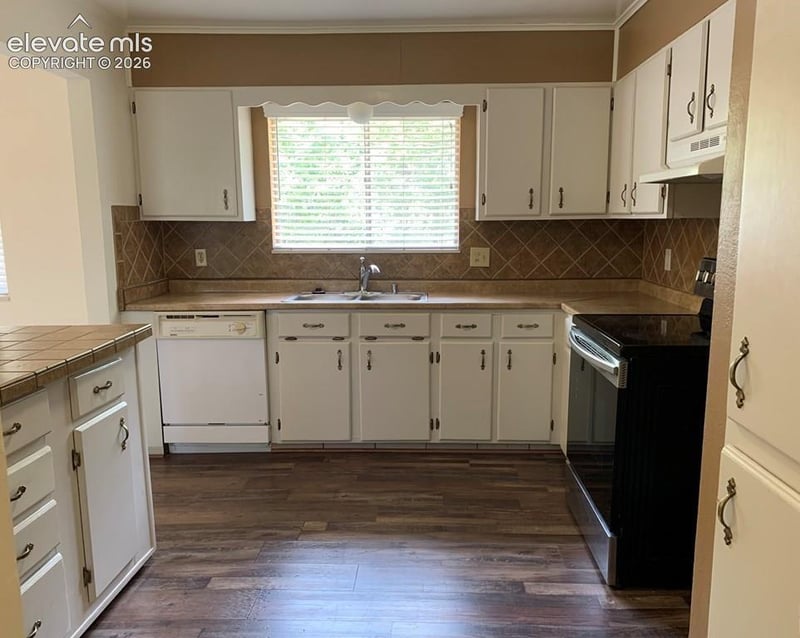 2215 Montezuma Rd, Pueblo, CO 81003