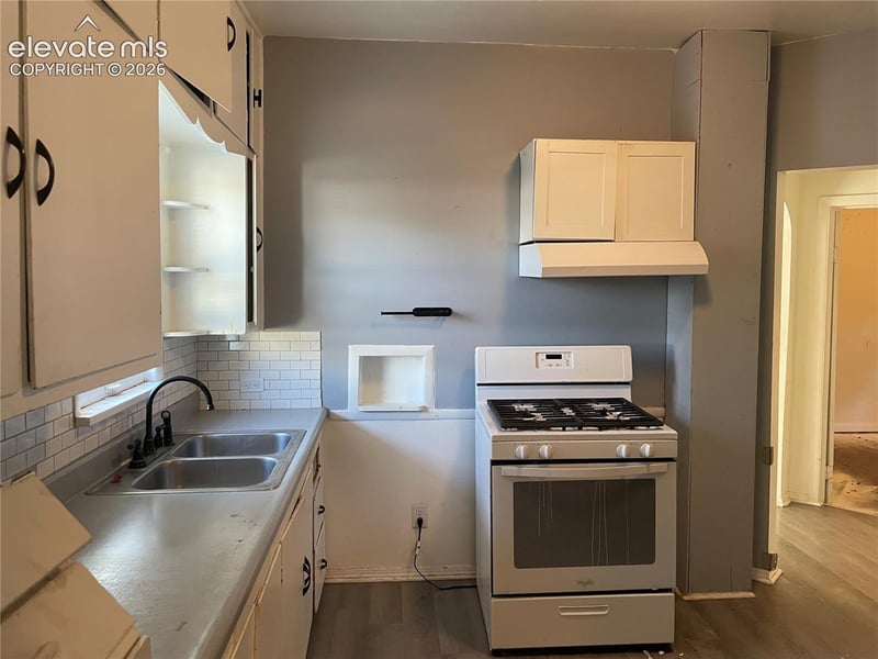 2216 Pine St, Pueblo, CO 81004