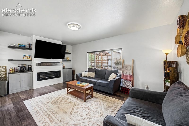 2220 Inspiration Ln, Pueblo, CO 81008