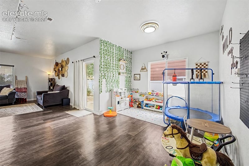 2220 Inspiration Ln, Pueblo, CO 81008