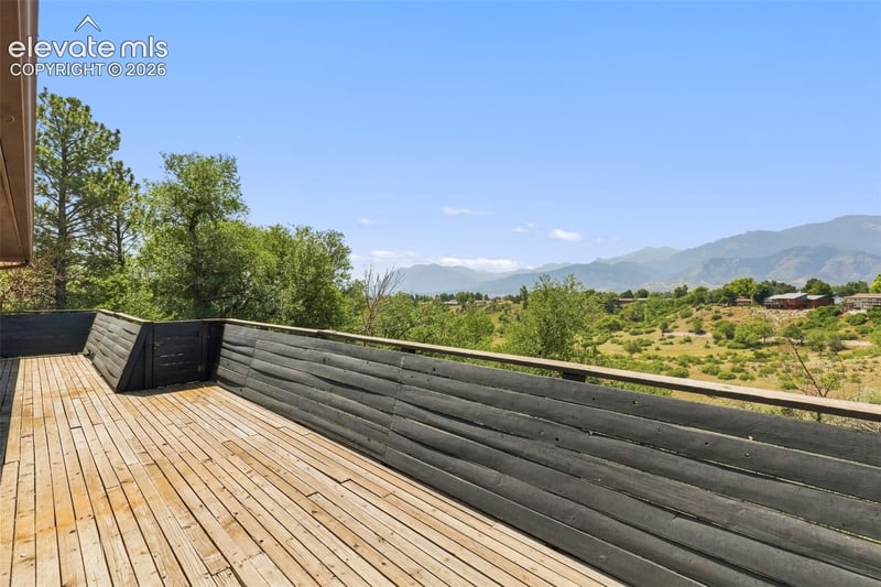 2260 Mesa Rd, Colorado Springs, CO 80904