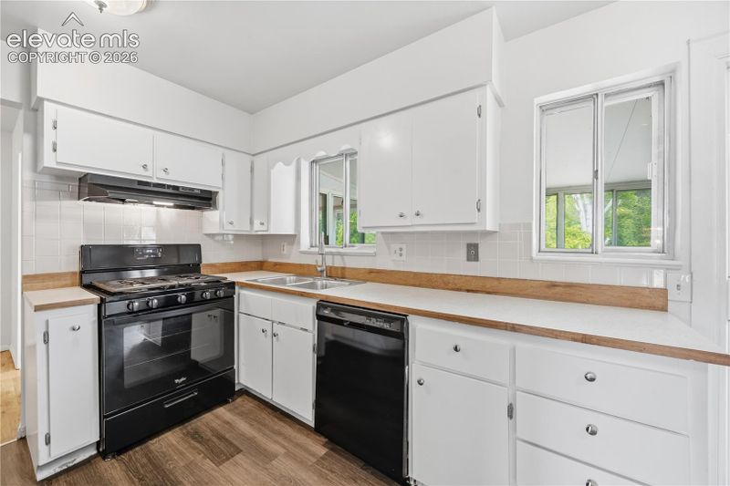 228 Fairfax St, Colorado Springs, CO 80911