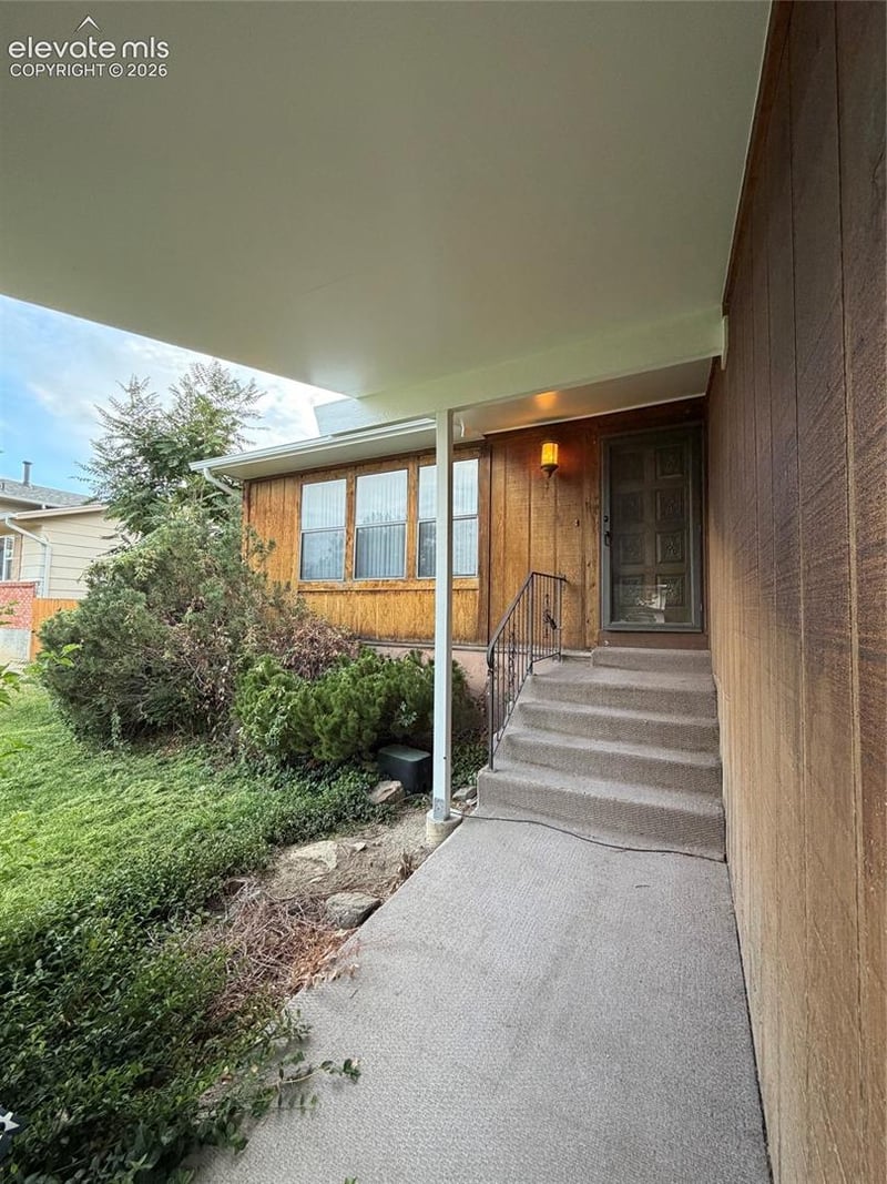 23 Ironweed Dr, Pueblo, CO 81001