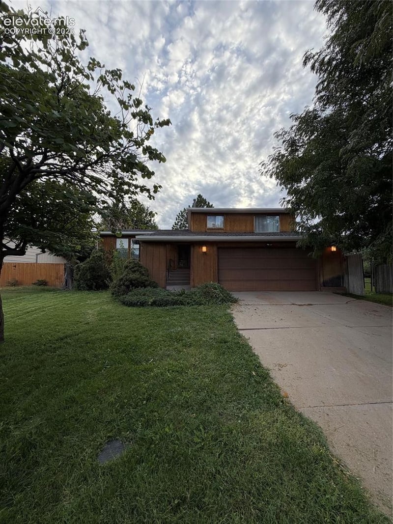 23 Ironweed Dr, Pueblo, CO 81001