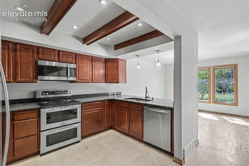 23 Woodbridge Dr, Colorado Springs, CO 80906