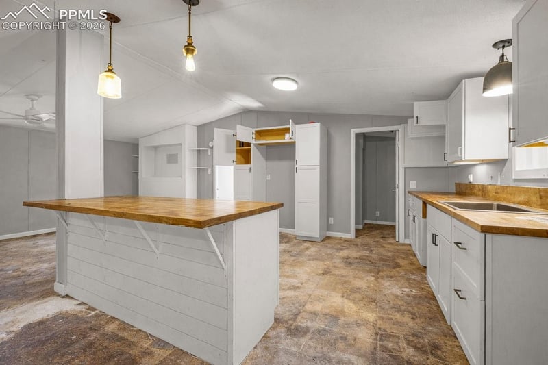 2308 W 14th St, Pueblo, CO 81003