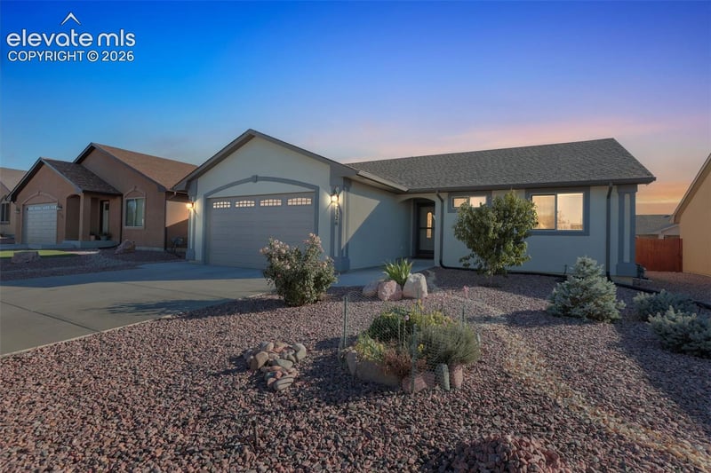 2326 Cliffmoor Ln, Pueblo, CO 81008