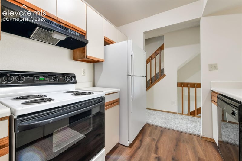 2393 Lexington Village Ln, Colorado Springs, CO 80916