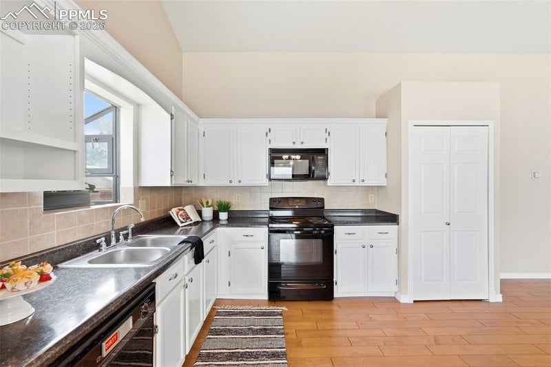 240 Bennington Dr, Colorado Springs, CO 80906