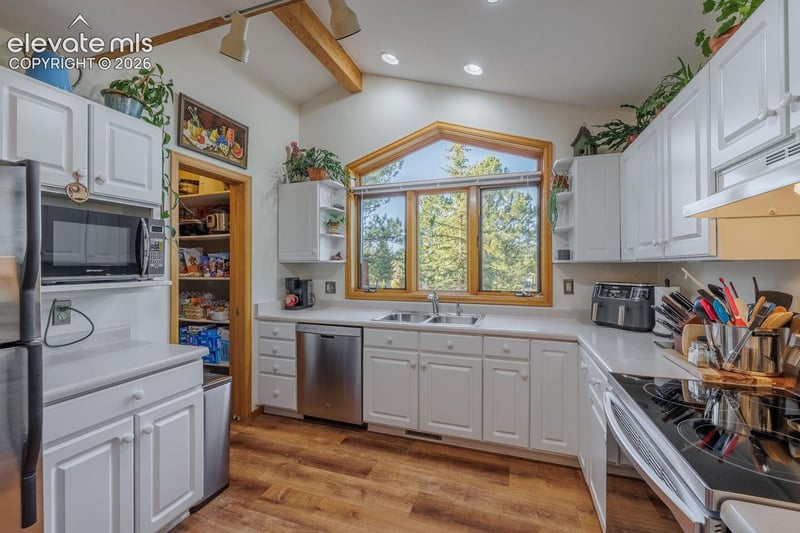 240 Crestwood Dr, Woodland Park, CO 80863