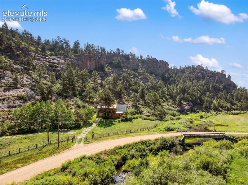2401 Lakemoor Dr, Florissant, CO 80816