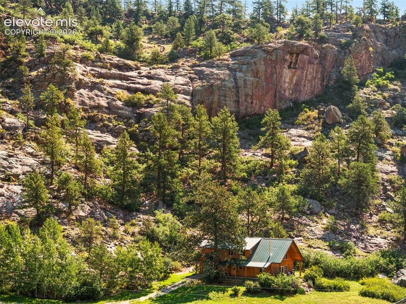 2401 Lakemoor Dr, Florissant, CO 80816