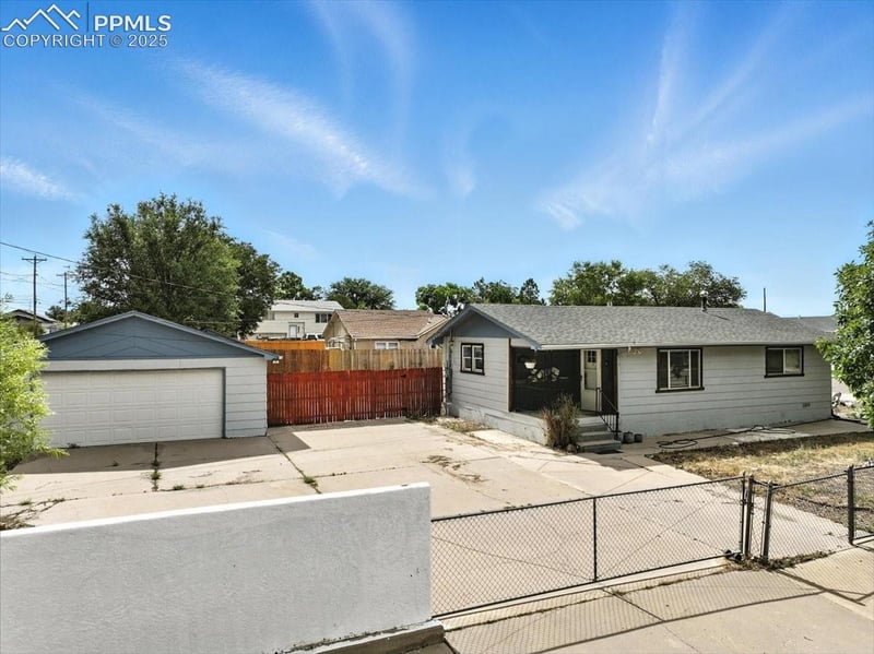 2402 W 17th St, Pueblo, CO 81003