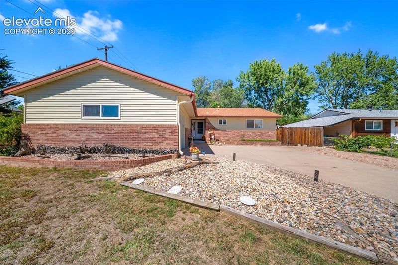 2408 Bandelier Dr, Colorado Springs, CO 80910